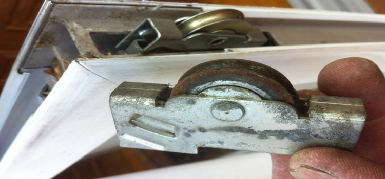 screen door roller repair in Suisun City